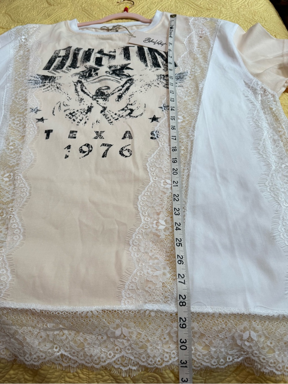H161 NWT Blue Velvet M pp28 Boho Lace-Trim Austin Texas Graphic Tee - Cream Top - Picture 7 of 10